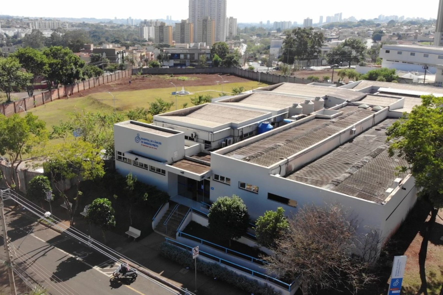 Hospital de Câncer de Ribeirão Preto sorteia um trator John Deere