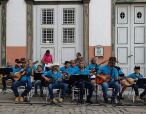 Cultura caipira é celebrada com festival de viola e comida tropeira em São José do Barreiro