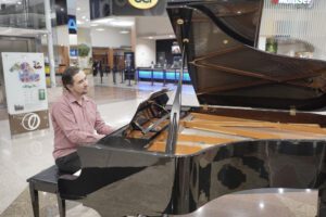 Tema “carnaval” é o destaque das apresentações de piano no RibeirãoShopping durante o mês de fevereiro