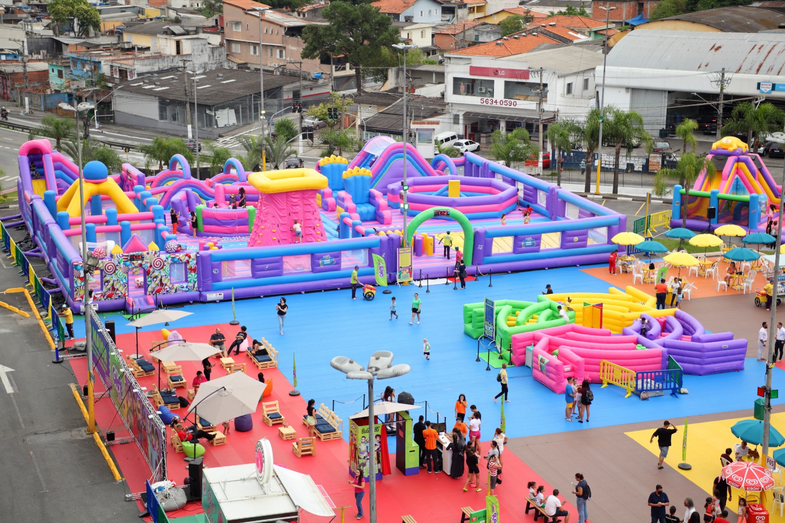 Maior parque temático de infláveis da América Latina chega ao RibeirãoShopping a partir do dia 8 de junho