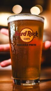 “Happy Hour” do Hard Rock Cafe Ribeirão Preto traz novidades aos clientes do bar