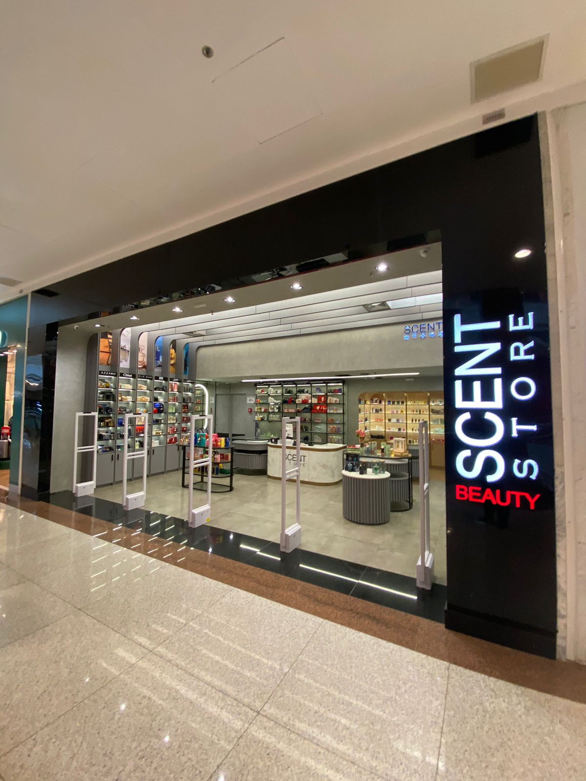 Scent Store inaugura no ShoppingSantaÚrsula com ampla variedade de perfumaria e cosméticos