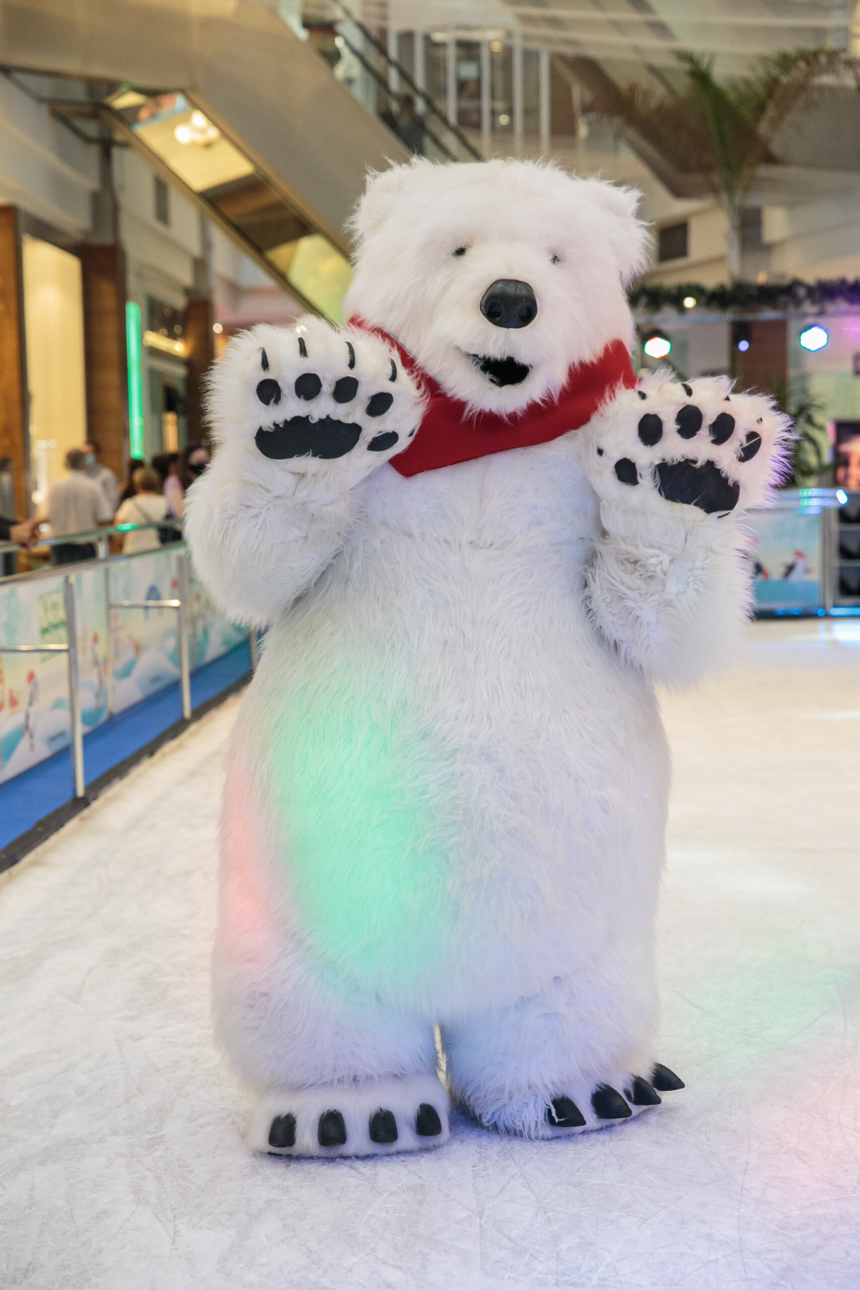 ShoppingSantaÚrsula inaugura pista de patinação no gelo