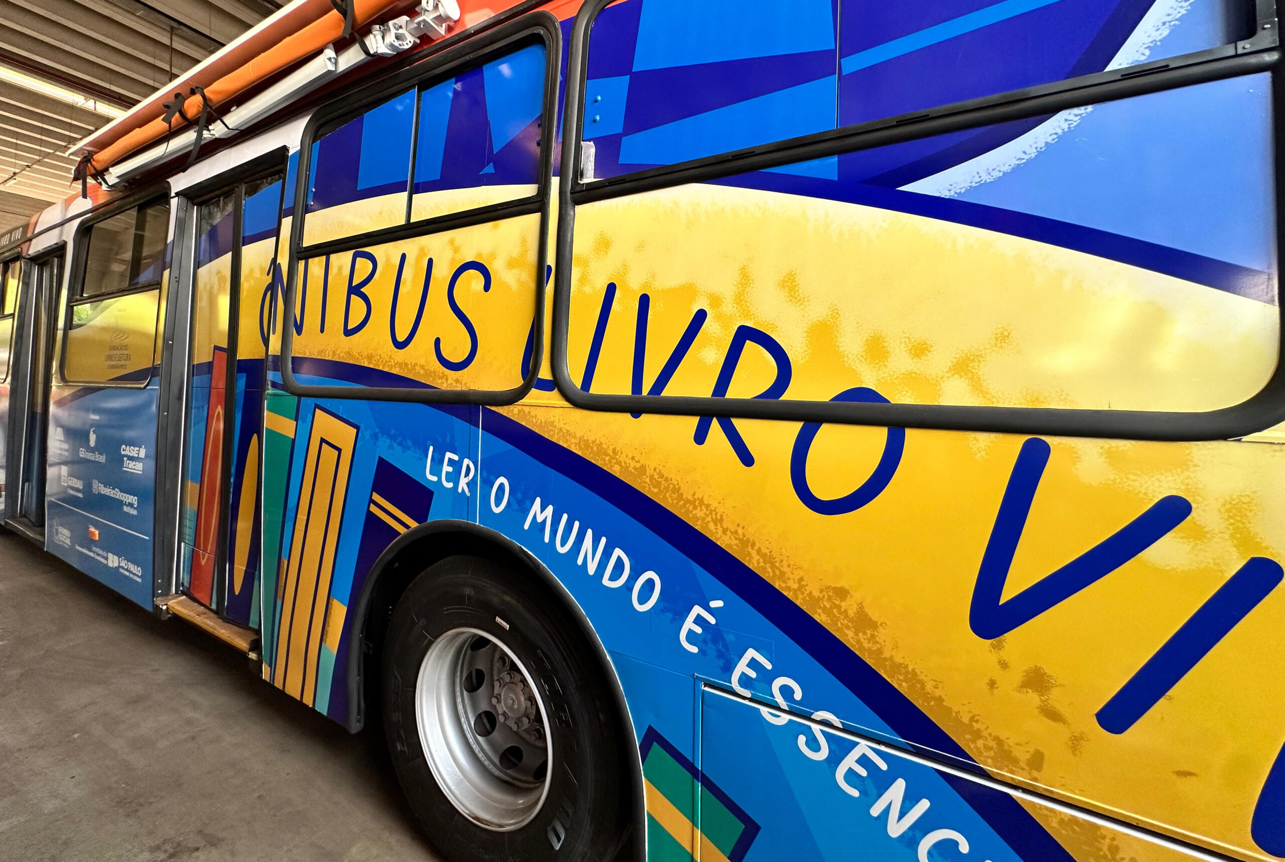 Ônibus Livro Vivo estreia no RibeirãoShopping no Dia das Crianças (12)