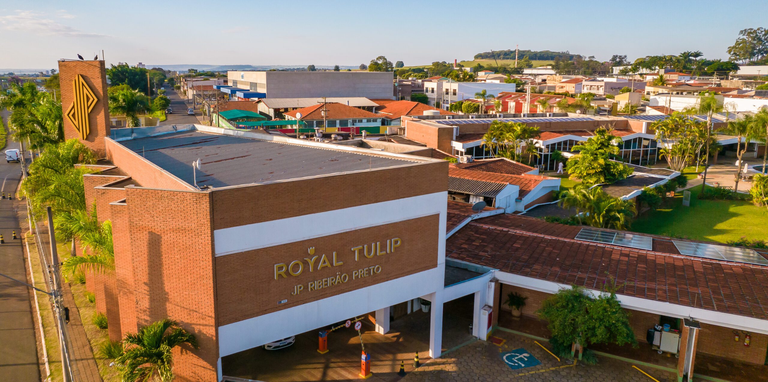 Royal Tulip JP, único resort de Ribeirão Preto, promove ano novo com temática amazônica