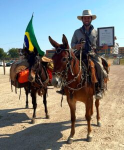 Berranteiro inicia expedição de mais de 10 mil quilômetros rumo à Festa do Peão de Barretos