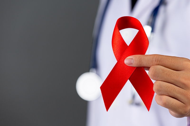 Dezembro Vermelho: entenda a importância da prevenção e do tratamento contra o HIV