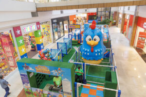 ShoppingSantaÚrsula recebe circuito temático da Galinha Pintadinha