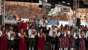 Oktoberfest Ribeirão começa nesta quarta com cinco dias de festa no Parque Raya