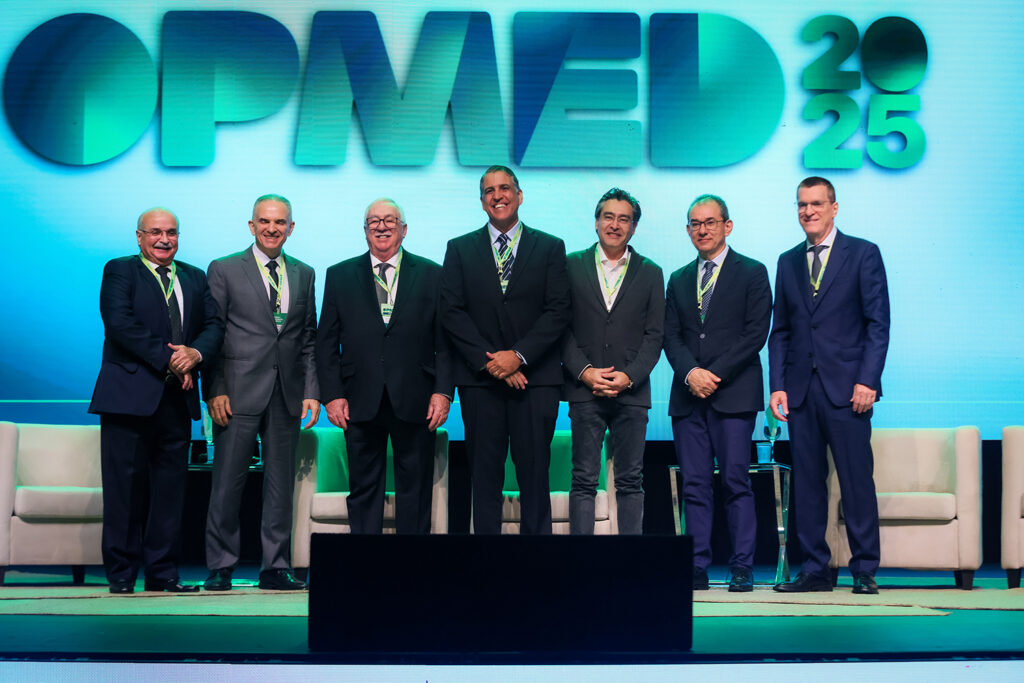 OPMED 2025 reúne mais de 800 congressistas e abre debates sobre inovação, auditoria e futuro da saúde