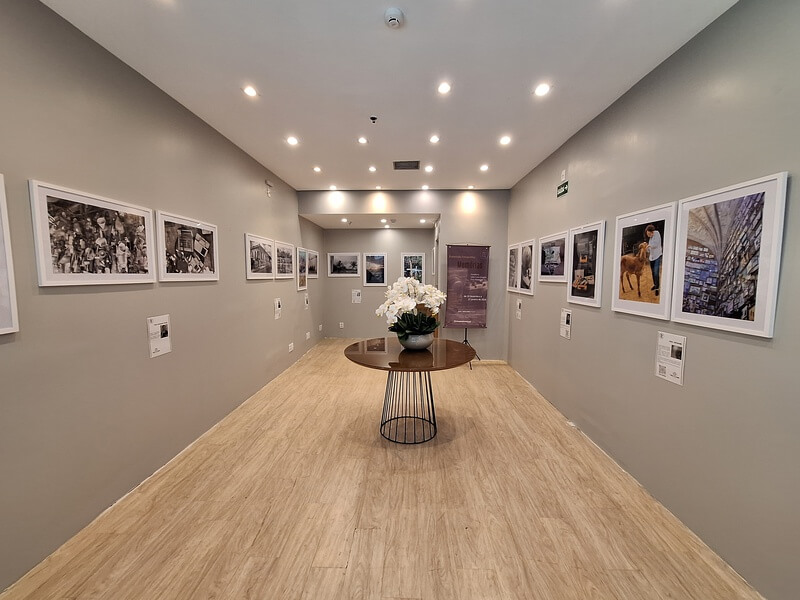 Exposição fotográfica gratuita no ShoppingSantaÚrsula convida a revisitar memórias até 27 de janeiro
