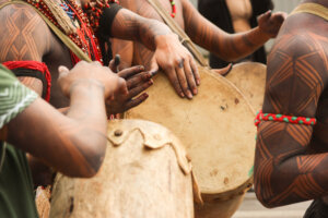 Exposição gratuita destaca culturas indígenas em Ribeirão