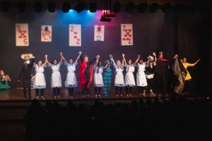 Alice no País das Maravilhas encerra Mostra de Teatro da Alma com apresentação gratuita em Ribeirão Preto