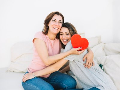 Mãe, sociedade e sobrecarga: o desafio de romper com o piloto automático do gênero