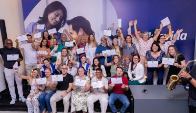 Pacientes concluem quimioterapia e recebem certificados em cerimônia em Ribeirão Preto