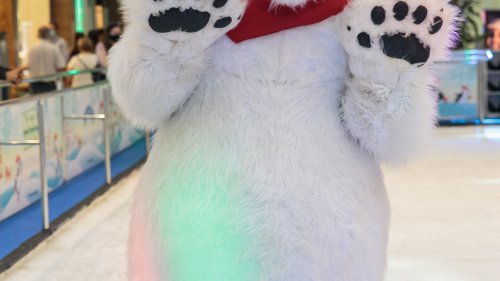 ShoppingSantaÚrsula inaugura pista de patinação no gelo