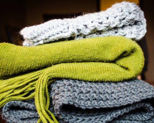 Acirp começa a receber donativos para Campanha do Agasalho