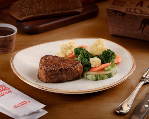Outback presenteia fãs com sua famosa faca para steaks