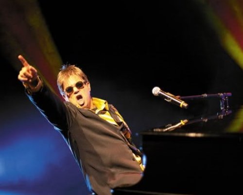 Maior tributo a Elton John chega ao Teatro Municipal de Ribeirão Preto em agosto
