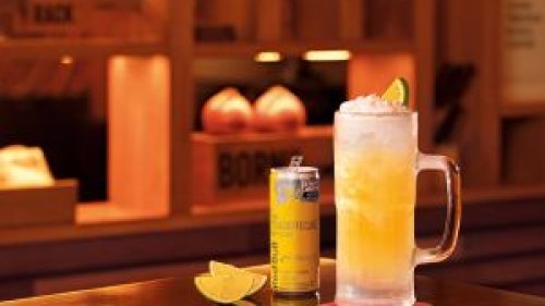 Outback lança drink com a cara do verão em parceria com a Red Bull