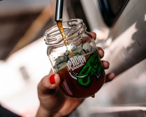 Festival em Ribeirão Preto aposta em diversidade musical e 40 rótulos de IPAs