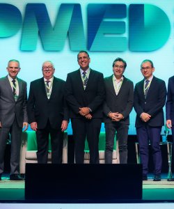 OPMED 2025 reúne mais de 800 congressistas e abre debates sobre inovação, auditoria e futuro da saúde