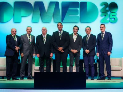 OPMED 2025 reúne mais de 800 congressistas e abre debates sobre inovação, auditoria e futuro da saúde