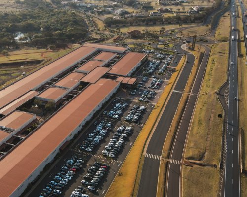 Decoração ‘Fábula dos Sonhos’ marca abertura da temporada de Natal no Santa Maria Outlet