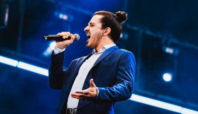 Quarteto e Coral Alma apresentam pocket show com André Luiz no RibeirãoShopping