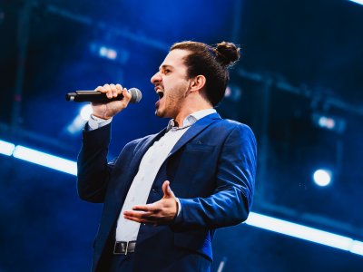 Quarteto e Coral Alma apresentam pocket show com André Luiz no RibeirãoShopping