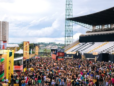  Bloco Califórnia anuncia chegada de Schweppes Mixed como patrocinadora oficial da edição 2025