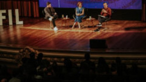 “Comunicação é encontrar-se com o outro”, pontuou Milton Jung em conferência na 24ª FIL