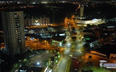 Conecta celebra 50 mil pontos de luz modernizados e redução do tempo de espera dos chamados de manutenção