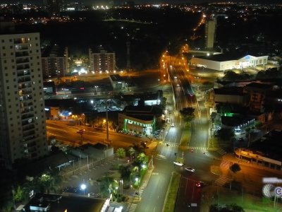 Conecta celebra 50 mil pontos de luz modernizados e redução do tempo de espera dos chamados de manutenção