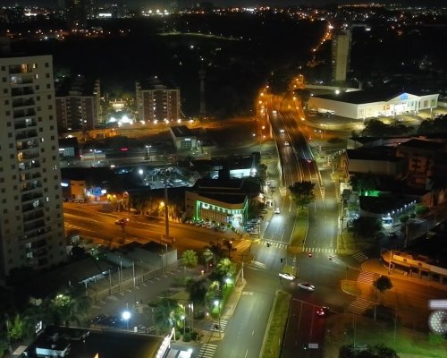 Conecta celebra 50 mil pontos de luz modernizados e redução do tempo de espera dos chamados de manutenção
