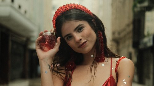 Giulia Be conta histórias de romances em nova campanha do Boticário
