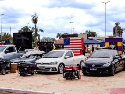 Insane Sound 2024 reuniu apaixonados por som automotivo e carros rebaixados no Parque do Peão