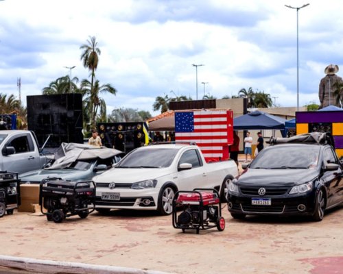 Insane Sound 2024 reuniu apaixonados por som automotivo e carros rebaixados no Parque do Peão