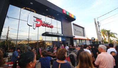 Frigorífico Goiás reúne música, carne e celebridades em sua inauguração