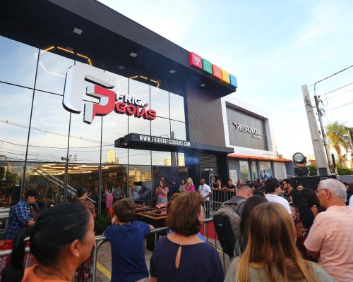 Frigorífico Goiás reúne música, carne e celebridades em sua inauguração