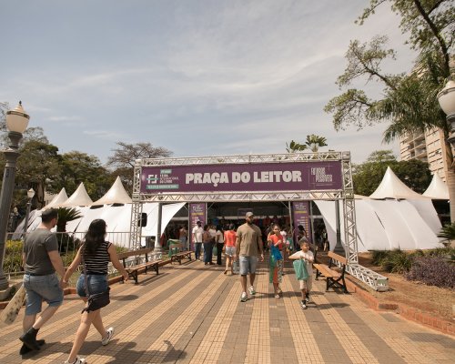 FIL amplia acesso a livros com vendas, trocas e autores independentes