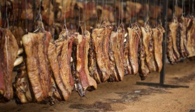 Vila Bárbaros BBQ. traz técnica exclusiva de preparo do churrasco para Ribeirão Preto