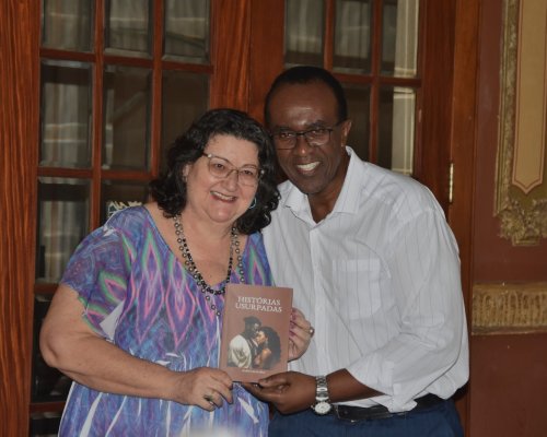 Lançamento do livro “Histórias Usurpadas”, do escritor André Luiz da Silva