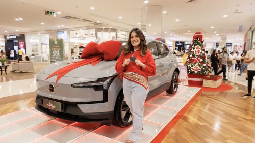 Moradores de Ribeirão Preto são contemplados em campanha de Natal do RibeirãoShopping e irão levar para casa um Volvo EX30 Core elétrico