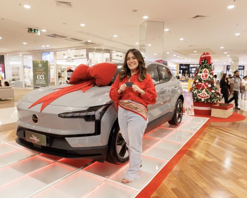 Moradores de Ribeirão Preto são contemplados em campanha de Natal do RibeirãoShopping e irão levar para casa um Volvo EX30 Core elétrico