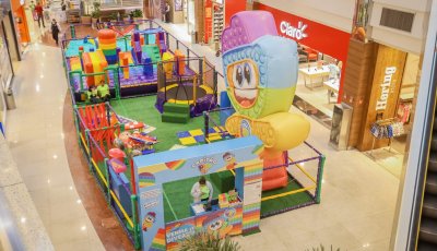 ShoppingSantaÚrsula inaugura circuito inflável Pop It Park