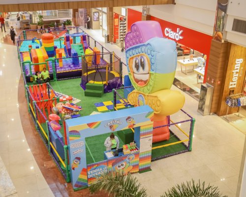 ShoppingSantaÚrsula inaugura circuito inflável Pop It Park