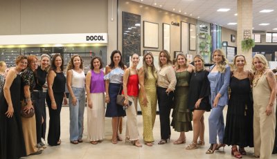 Del Lama Acabamentos promove exposição fotográfica em homenagem à arquitetas de Ribeirão Preto
