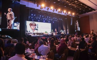 RibeirãoShopping e ShoppingSantaÚrsula lançam campanhas de Natal durante encontro com Márcia Sensitiva no Retail Club 2025