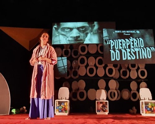 Miá Mello chega  com o espetáculo Mãe Fora da Caixa